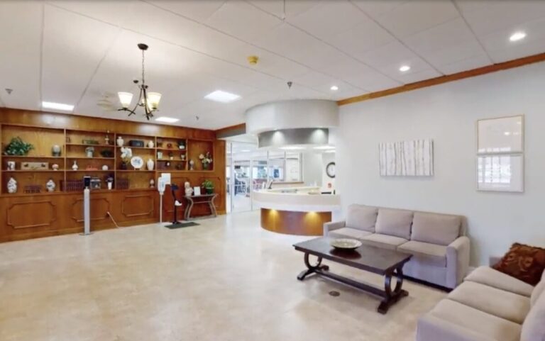 Majestic Care of Middletown Assisted Living photo